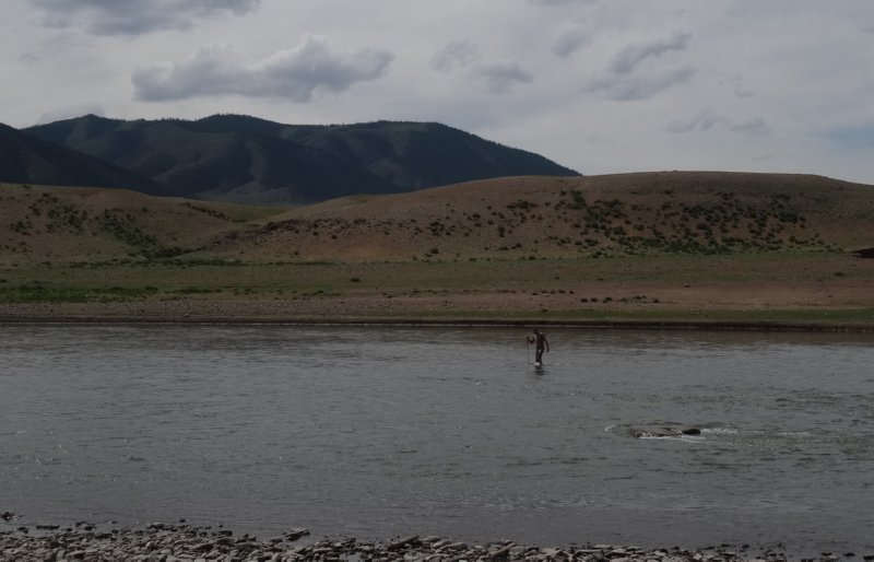 Tsetserleg naar Tömörbulag - doorwaden Chuluut rivier